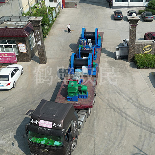 鑿井絞車發(fā)貨：雙筒25噸鑿井絞車！